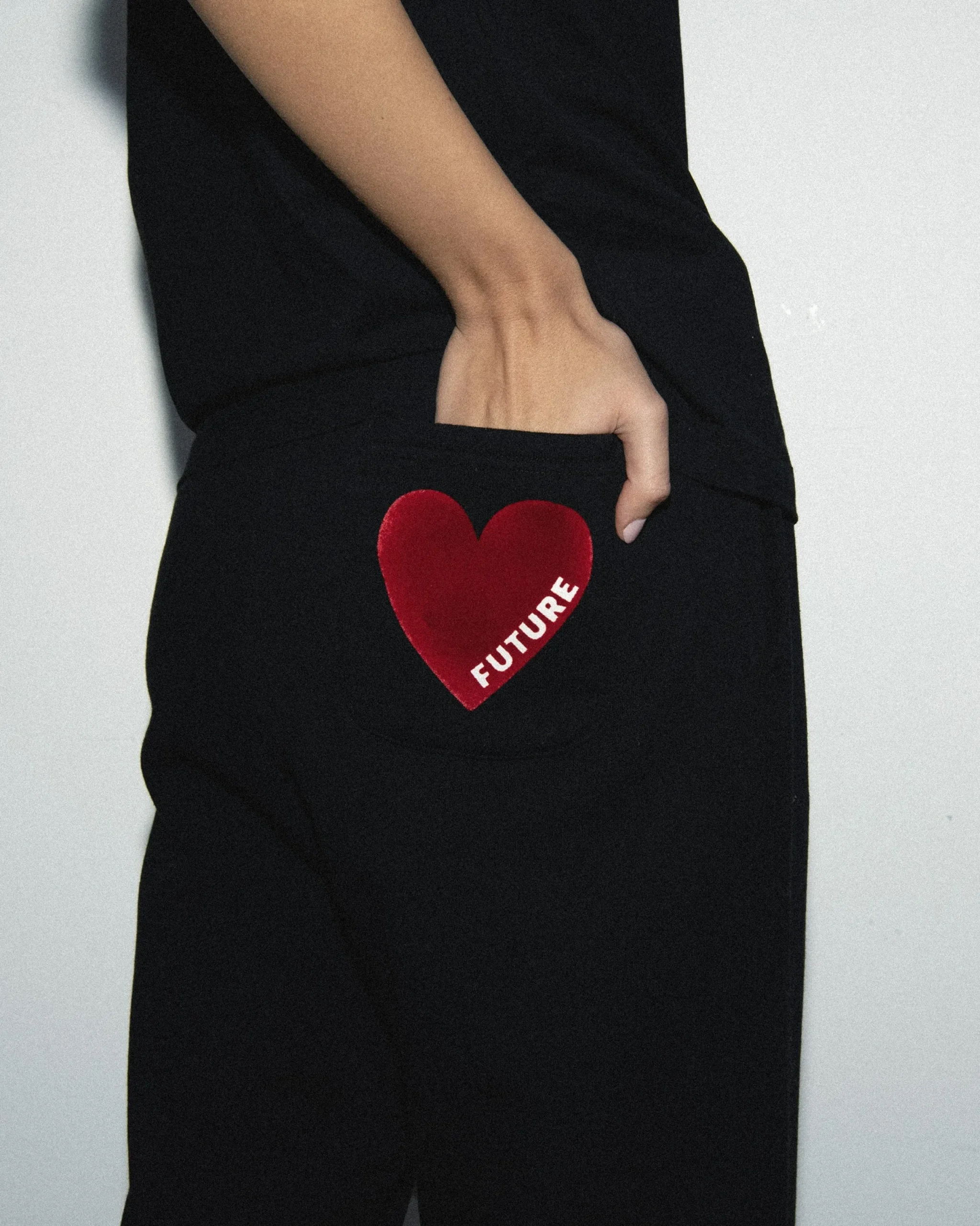 FROM FUTURE Jogging Droit Coeur Noir Hot