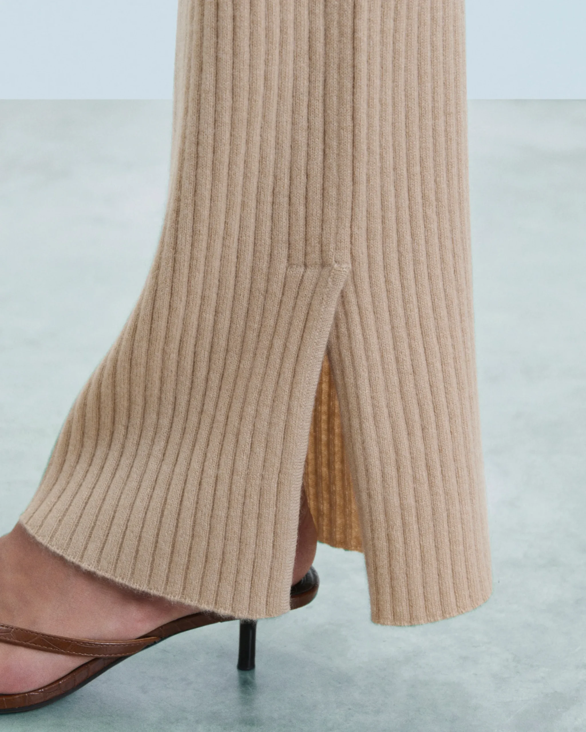 FROM FUTURE Jogging Large Beige Best