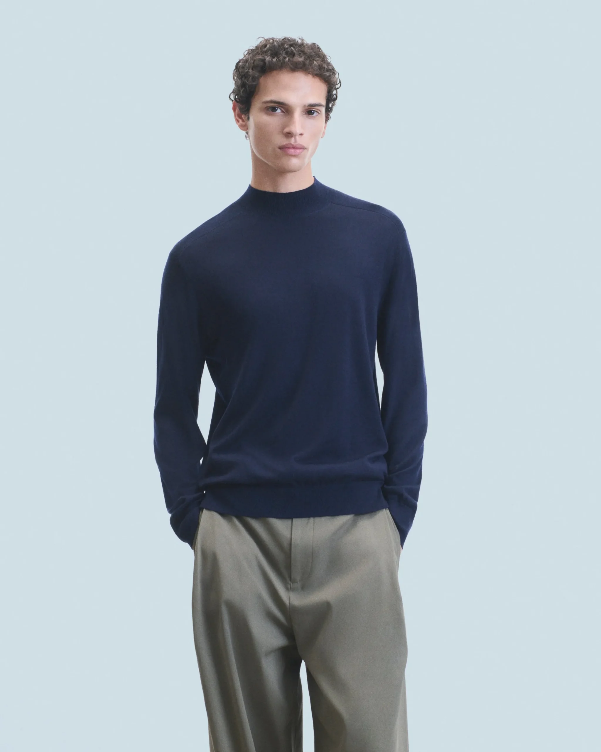 FROM FUTURE Pull Col Montant Navy Hot
