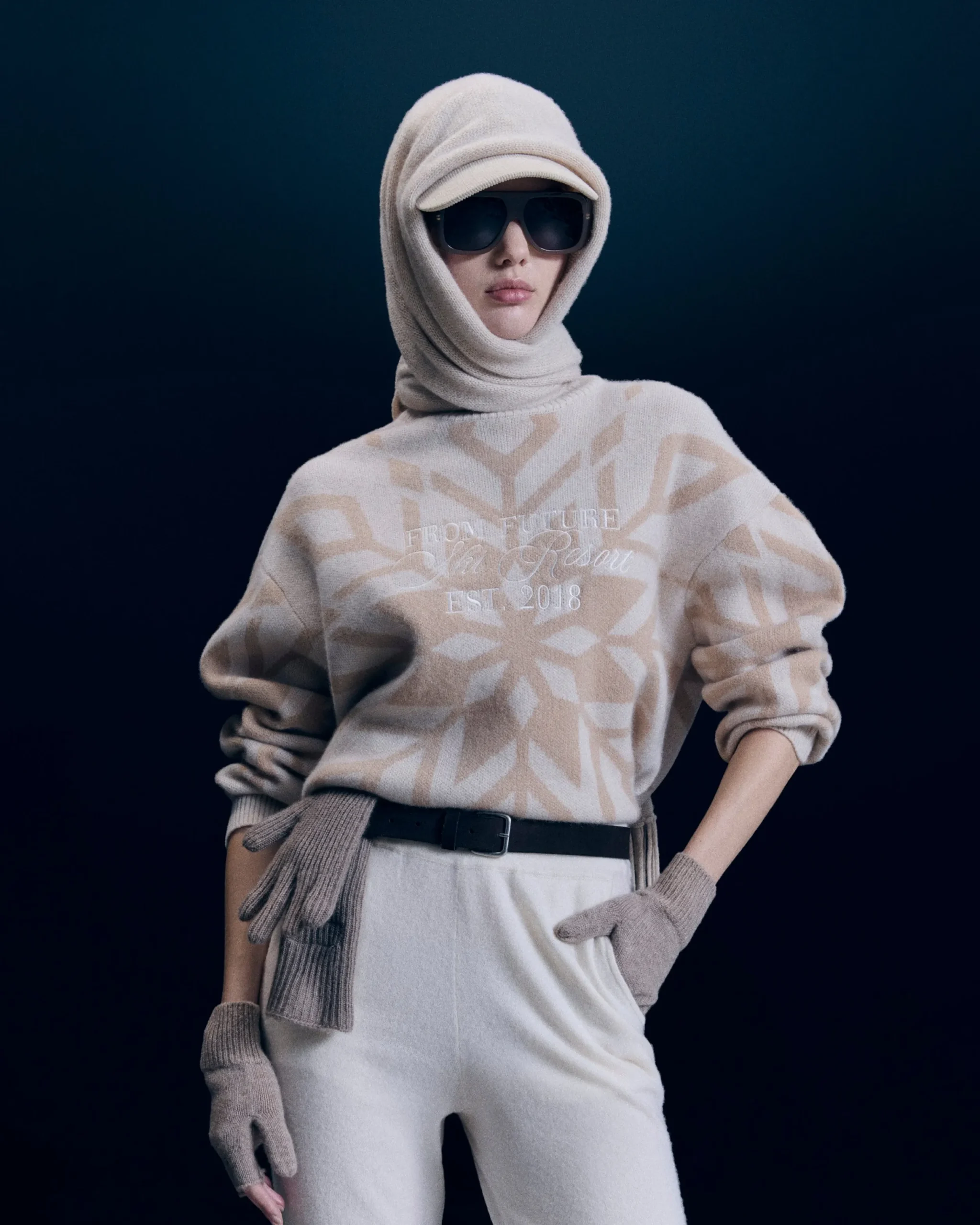 FROM FUTURE Pull Col Roulé Flocons Sable New
