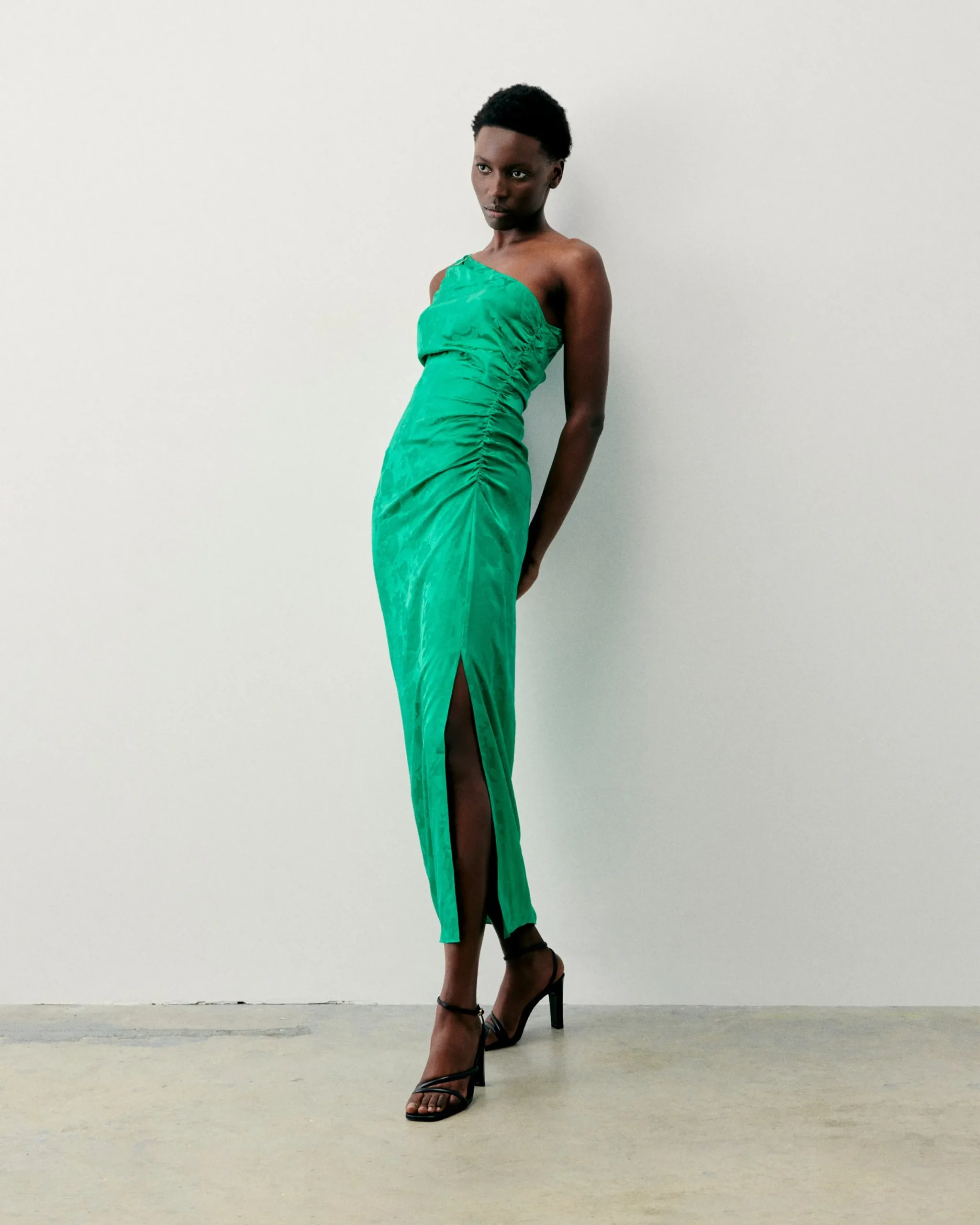 FROM FUTURE Robe Longue Asymétrique Adele VertJacquard Flash Sale