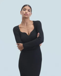 FROM FUTURE Robe Longue Manche Longue Decolleté Coeur Noir Store